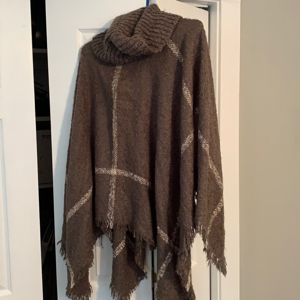 Turtleneck overlay sweater
